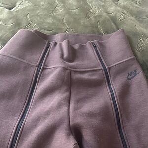 Nike women’s brown sweatpants size large